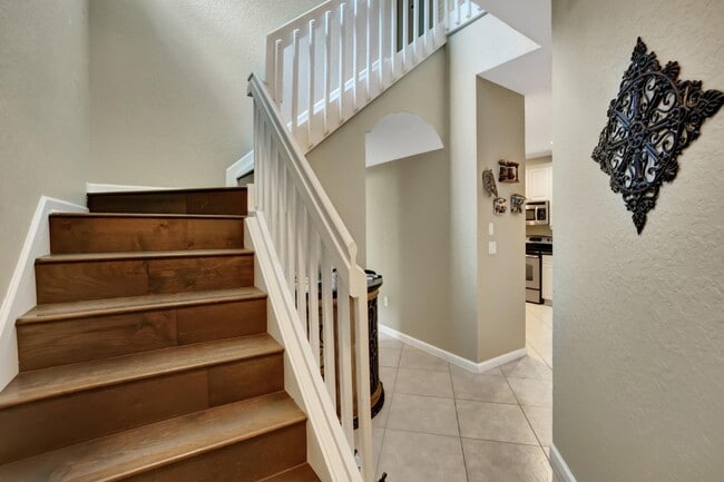 Photo - 117 E Prive Cir