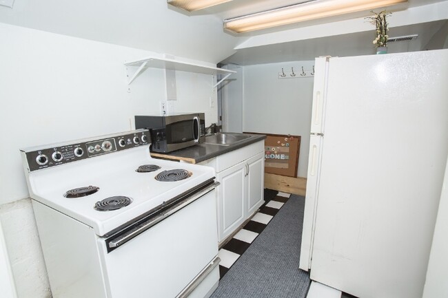 Photo - 1901 N 80th St