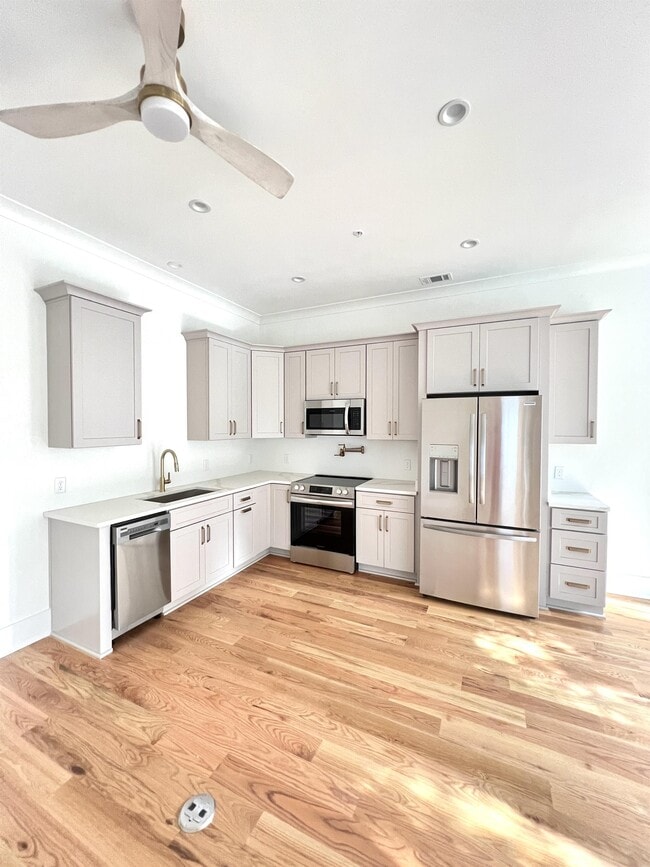 120 E Duffy St Unit B