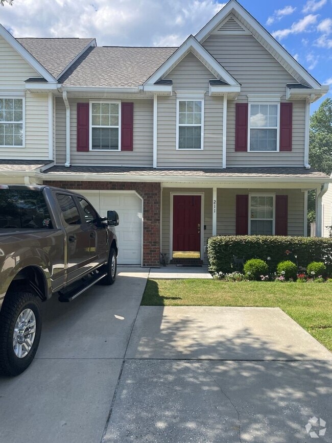 Building Photo - Spacious 4BR Town House in Goose Creek