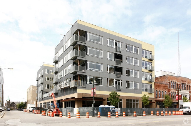 3909 Woodward - 3909 Woodward