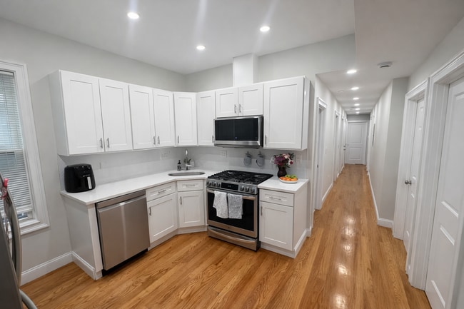 Photo - 910 E 4th St Unit 2