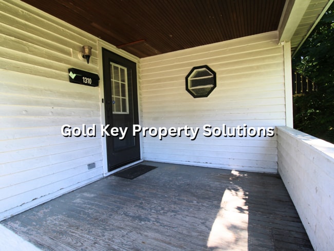 Photo - Updated 2 BR 1 BA House with Covered Front Porch (SECTION 8 APPROVED)