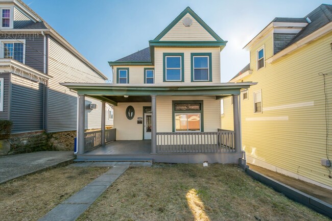 Photo - Stunning 3 bedroom home in Carrick available August 1!