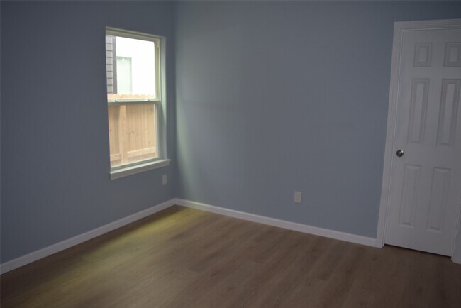 Photo - 331 Tite St Unit A