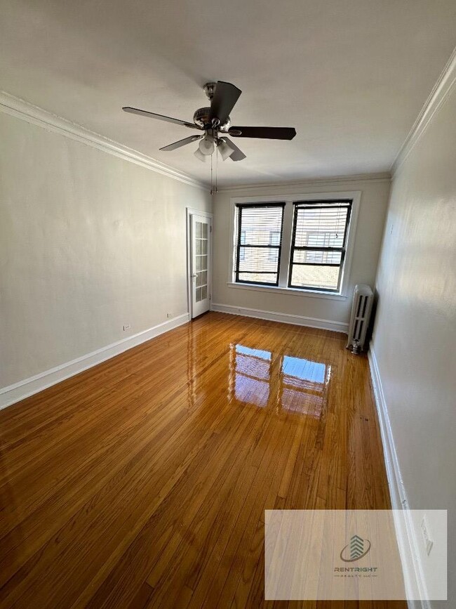 Building Photo - 4055 N Elston Ave Rental