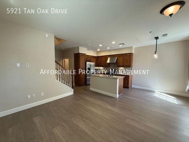 Photo - 5921 Tan Oak Dr