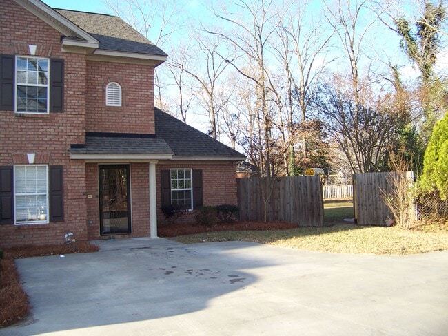103 Lee Ln
