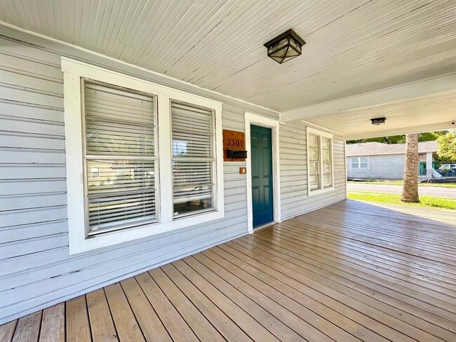 Photo - 3301 E 25th Ave