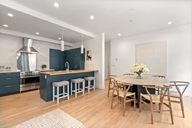27 Saxton St Unit 1