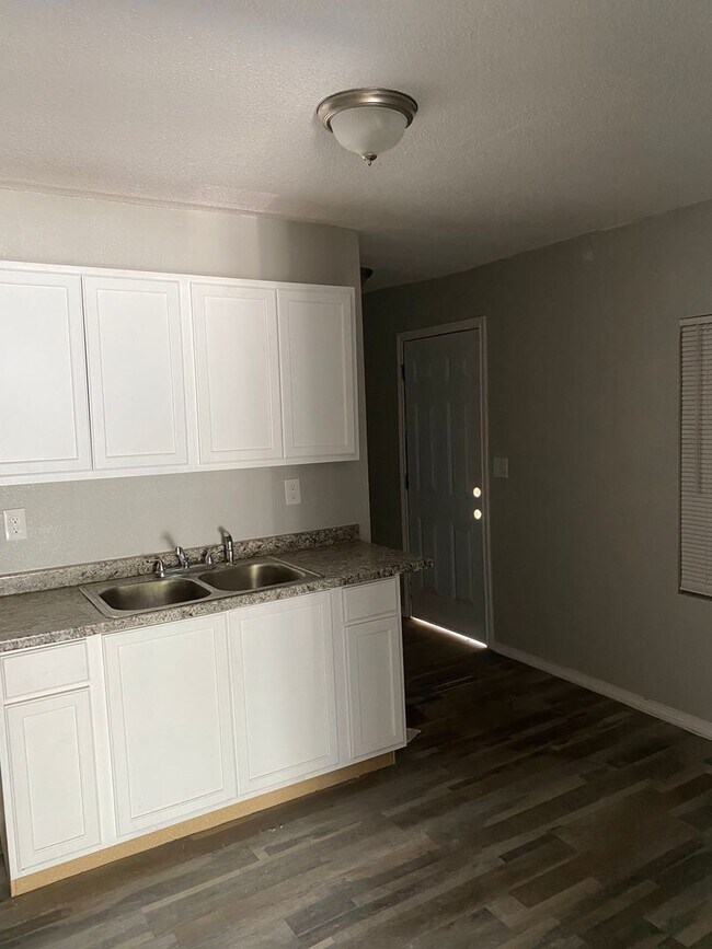 Photo - 2324-26 ELSIE FAYE HEGGINS Unidad 2326