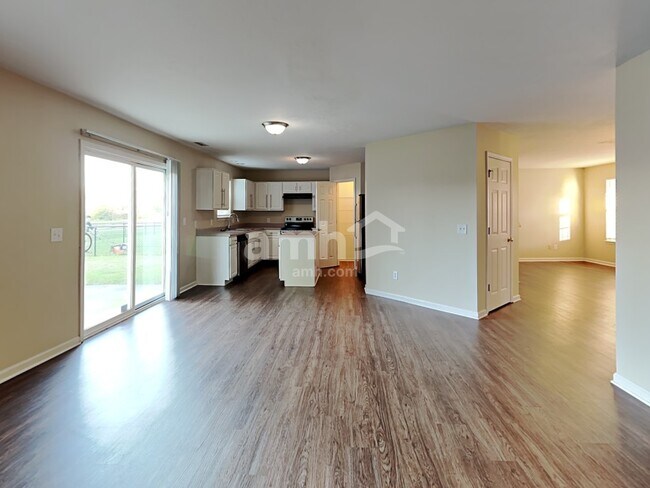 Photo - 5826 Columbia Cir