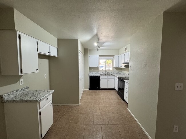 Photo - 5723 N 68th Dr