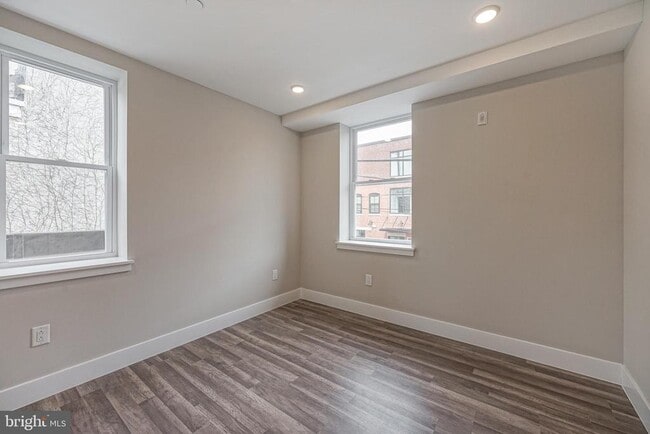1070 N Front St Unit B