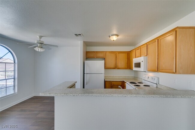 Photo - 2963 Juniper Hills Blvd Unidad 204