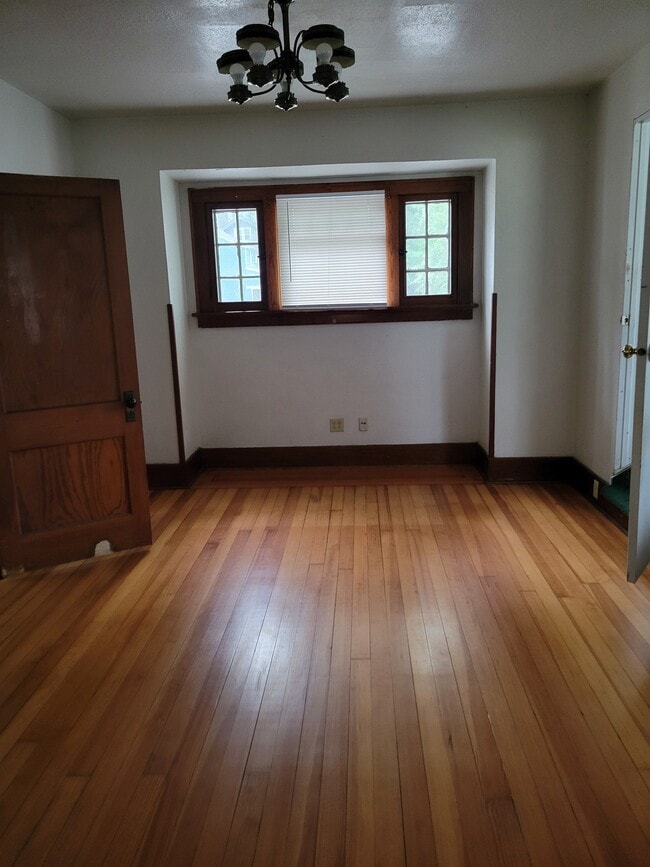 Photo - 605 Melrose Ave