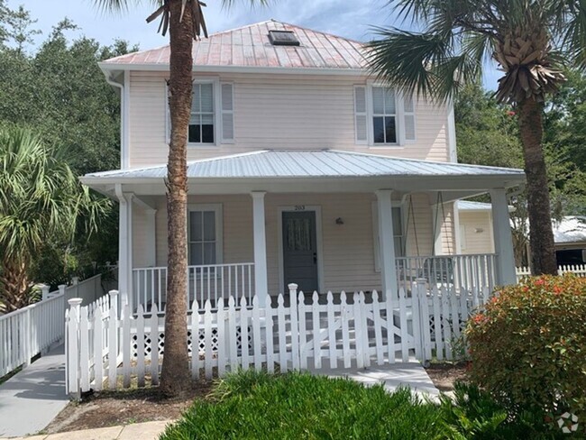 Building Photo - Charming 3-bedroom, 1-bathroom historic ho... Rental