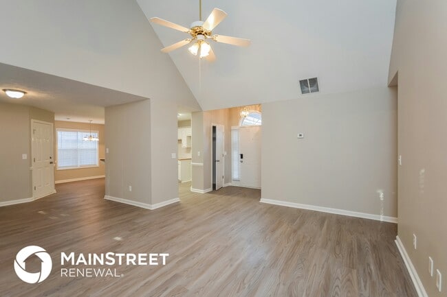 Photo - 1203 Dressage Ridge NE