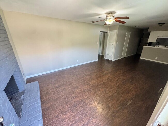 Photo - 2607 Parker Ln