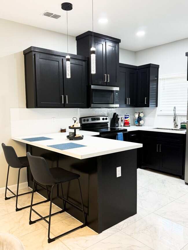 Photo - 2108 E Viviana St Unit Fully Furnished Rental