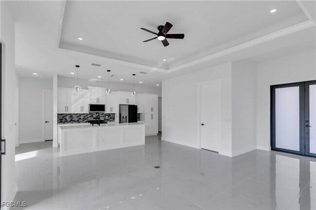 Photo - 6005 Queen Ave N