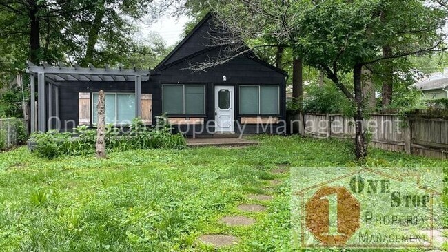 Building Photo - Beautiful 4 Bedroom 2 Bathroom Home in Kan...