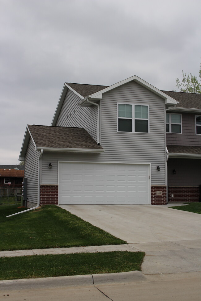 Photo - 3720 Ravenwood Cir Townhome