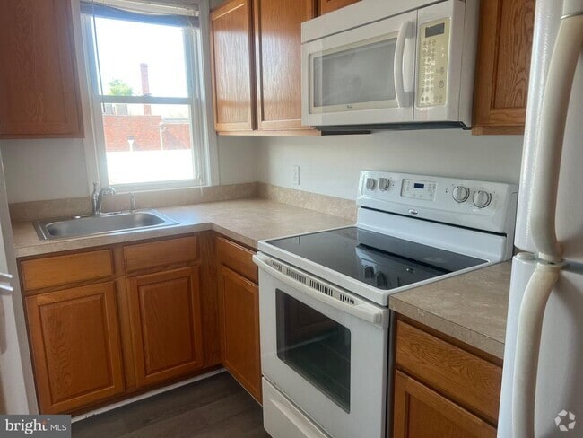Building Photo - 22695 Washington St Unit 2 Rental