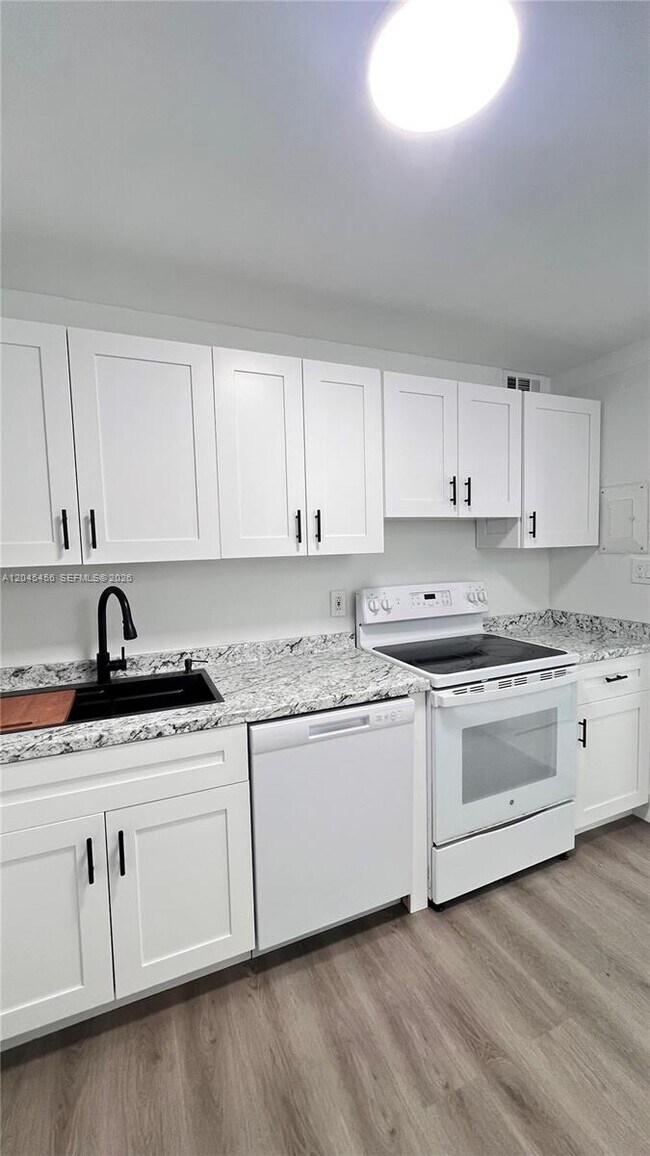 1750 James Ave Unit 7K