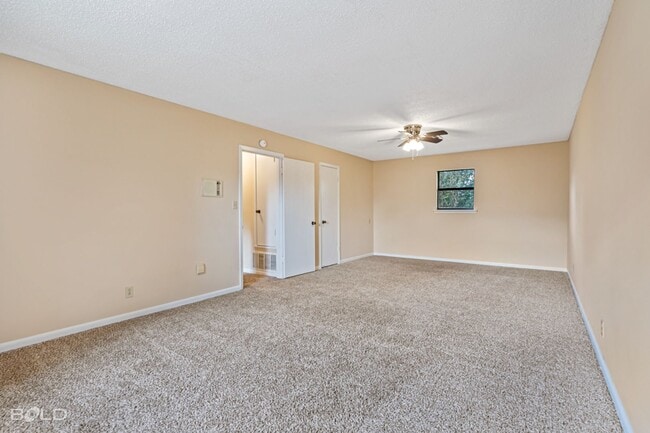 Photo - UNIVERSITY TERRACE!