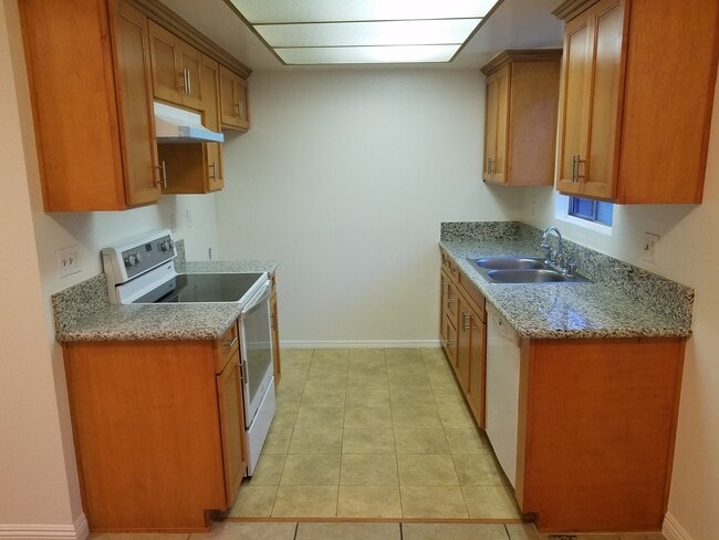 Photo - 2612 Mathews Ave Unit 3