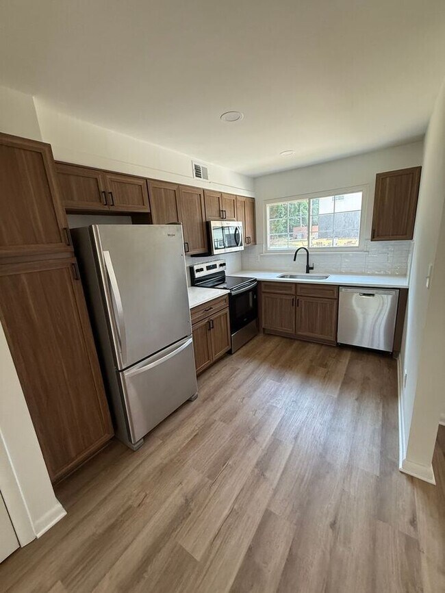 Photo - 708 Hawes Ct