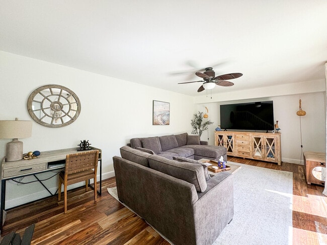 Photo - 2821 28th Ct