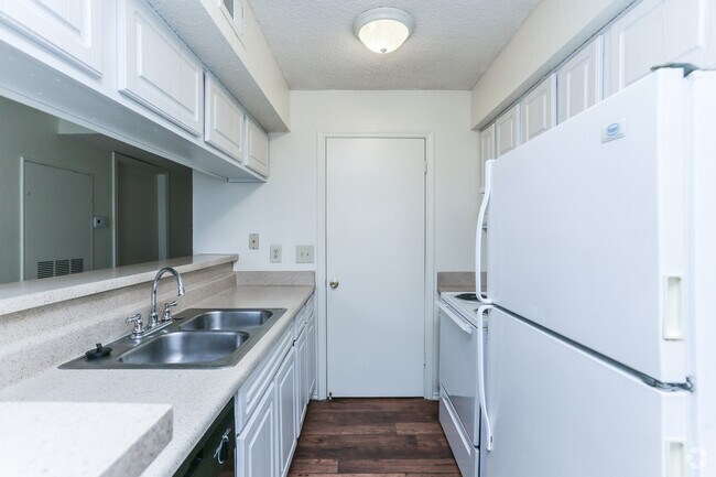 Kitchen - The Colony Apartments