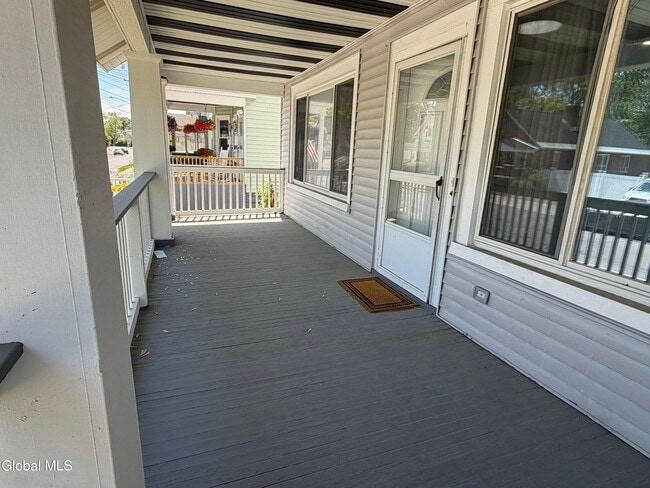 Photo - 1747 Oneida St