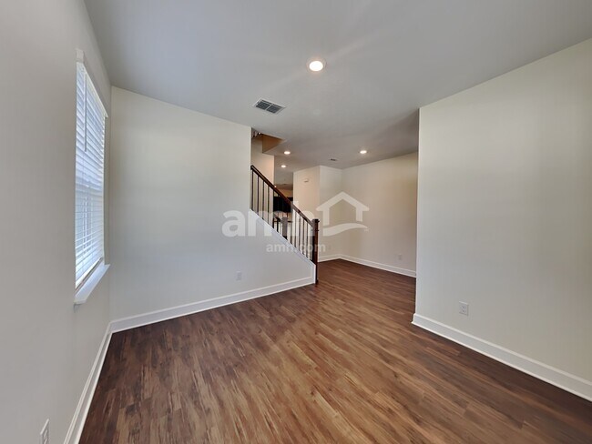 Photo - 3204 Artemisia Ln