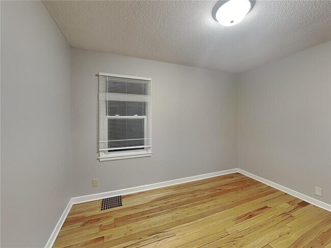 Photo - 2942 Zenith Ave N