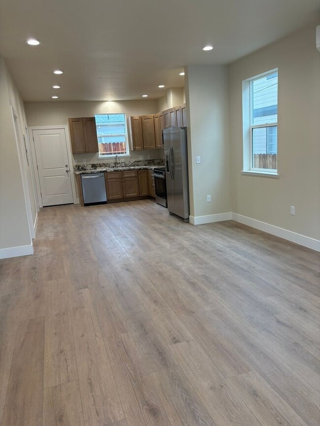 Photo - $2295.00 - BRAND NEW - Mid Town - OFF STRE...