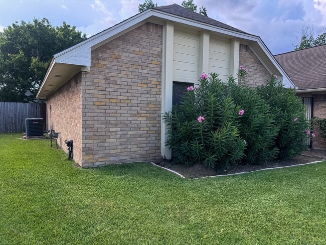 Photo - 14418 Moorfield Dr