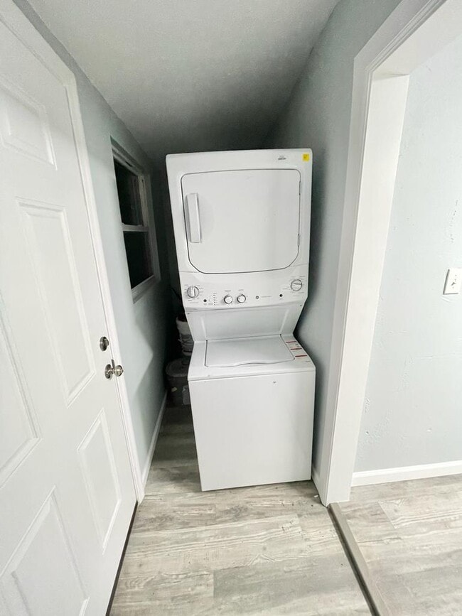 Photo - 104 W Stuart Ave