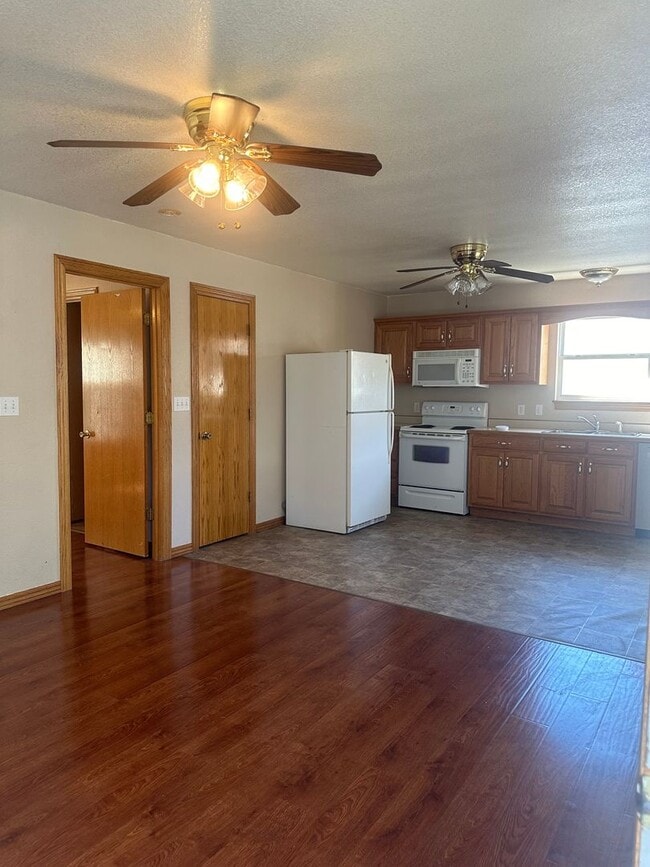 Photo - Spacious 1 Bedroom 1 Bath home in the heart of Carthage!