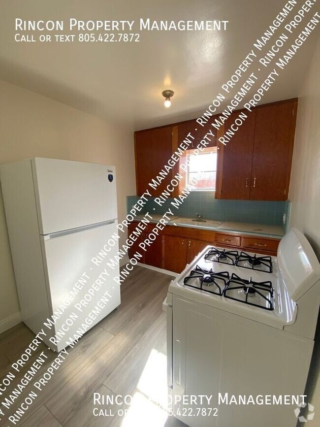 Building Photo - *Newly Updated 2 Bedroom Duplex Unit B Rental