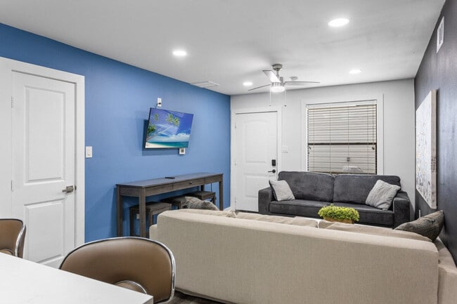 Photo - 2620 Arbor St Unidad FL2-ID1257744P