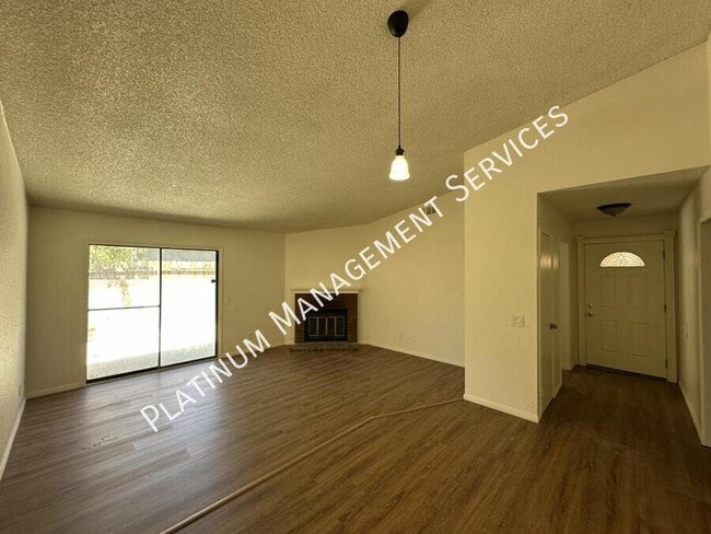 1219 E Ave R7