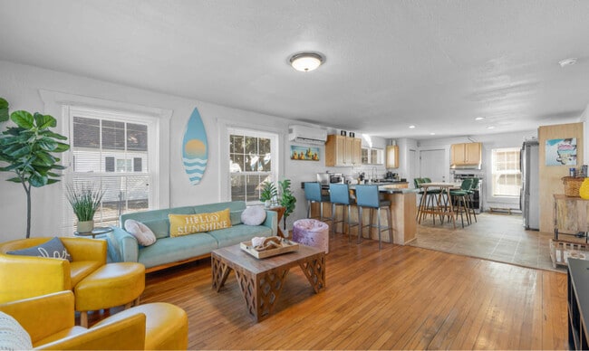 Photo - 9628 19th Bay St