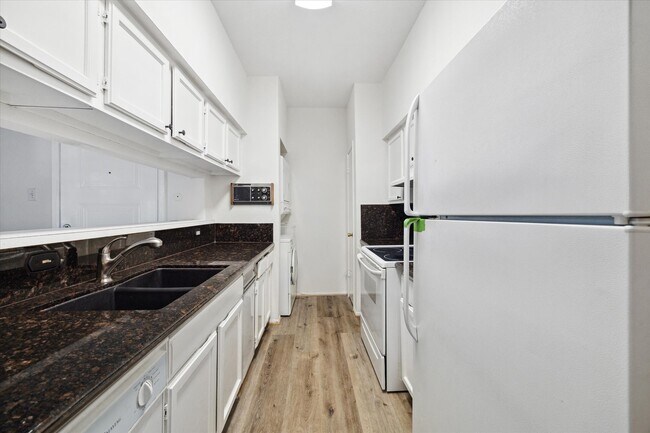 2425 Augusta Dr Unit 7