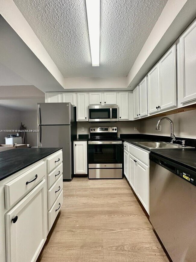 Photo - 622 SW 1st St Unit 622