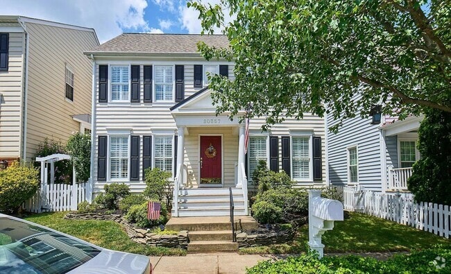 Building Photo - 20357 Hartwell St Rental