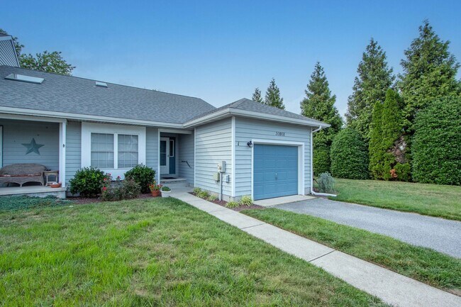 Photo - For Rent – Beautifully Updated Townhome in Gull Point a Waterfront Community