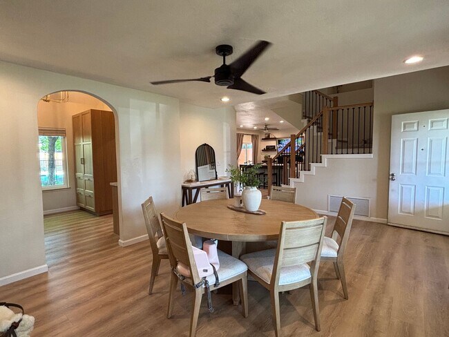 Photo - 879 Fall River Trail